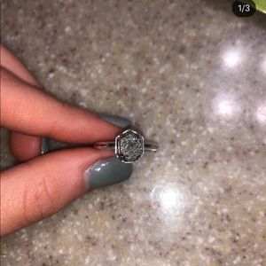 Kendra Scott ring. Either a size 5 or 6 not sure.